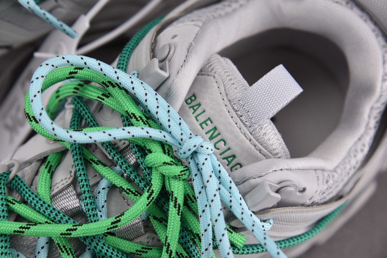 Balenciaga 尺码:35-46 超重偏大一码纯原-Balenciaga Track 灰绿绑带 Y