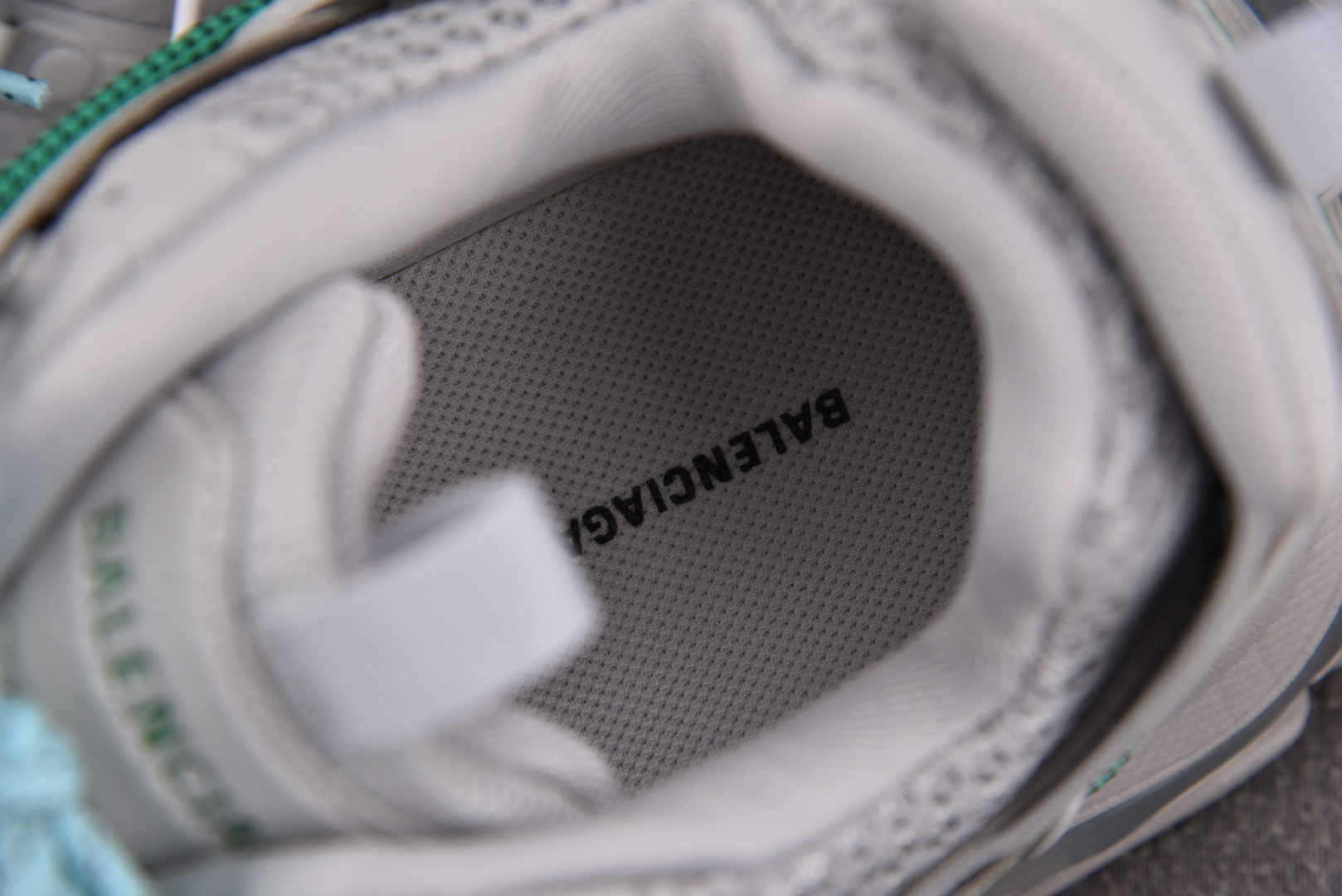 Balenciaga 尺码:35-46 超重偏大一码纯原-Balenciaga Track 灰绿绑带 Y