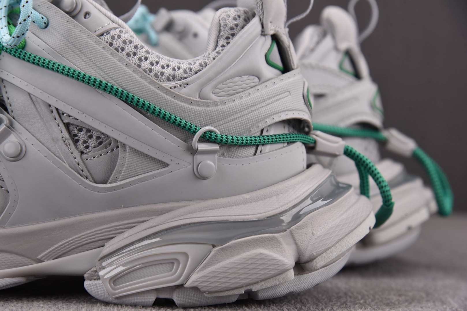 Balenciaga 尺码:35-46 超重偏大一码纯原-Balenciaga Track 灰绿绑带 Y