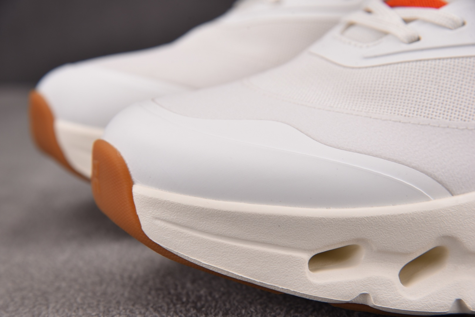 昂跑 尺码:36-45纯原出品-LOEWE x On Cloudtilt 2 看图 YZ004尺码：36