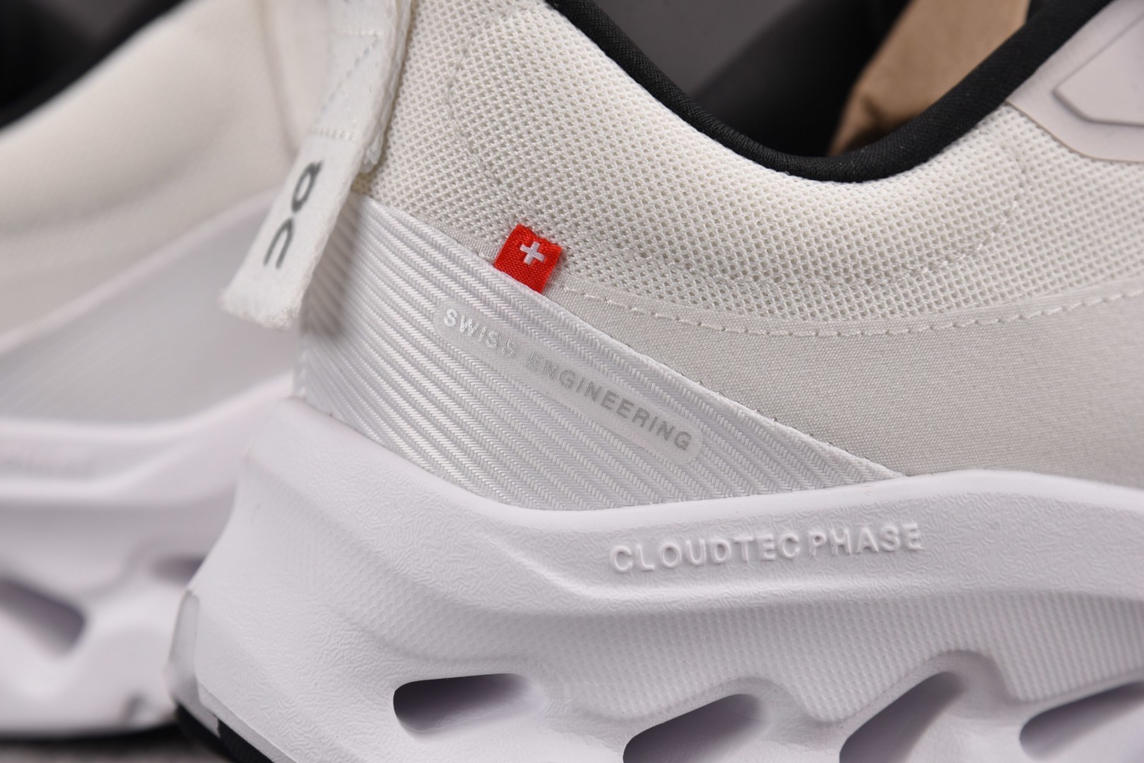 昂跑 尺码:36-45纯原出品-LOEWE x On Cloudtilt 2 看图 YZ004尺码：36