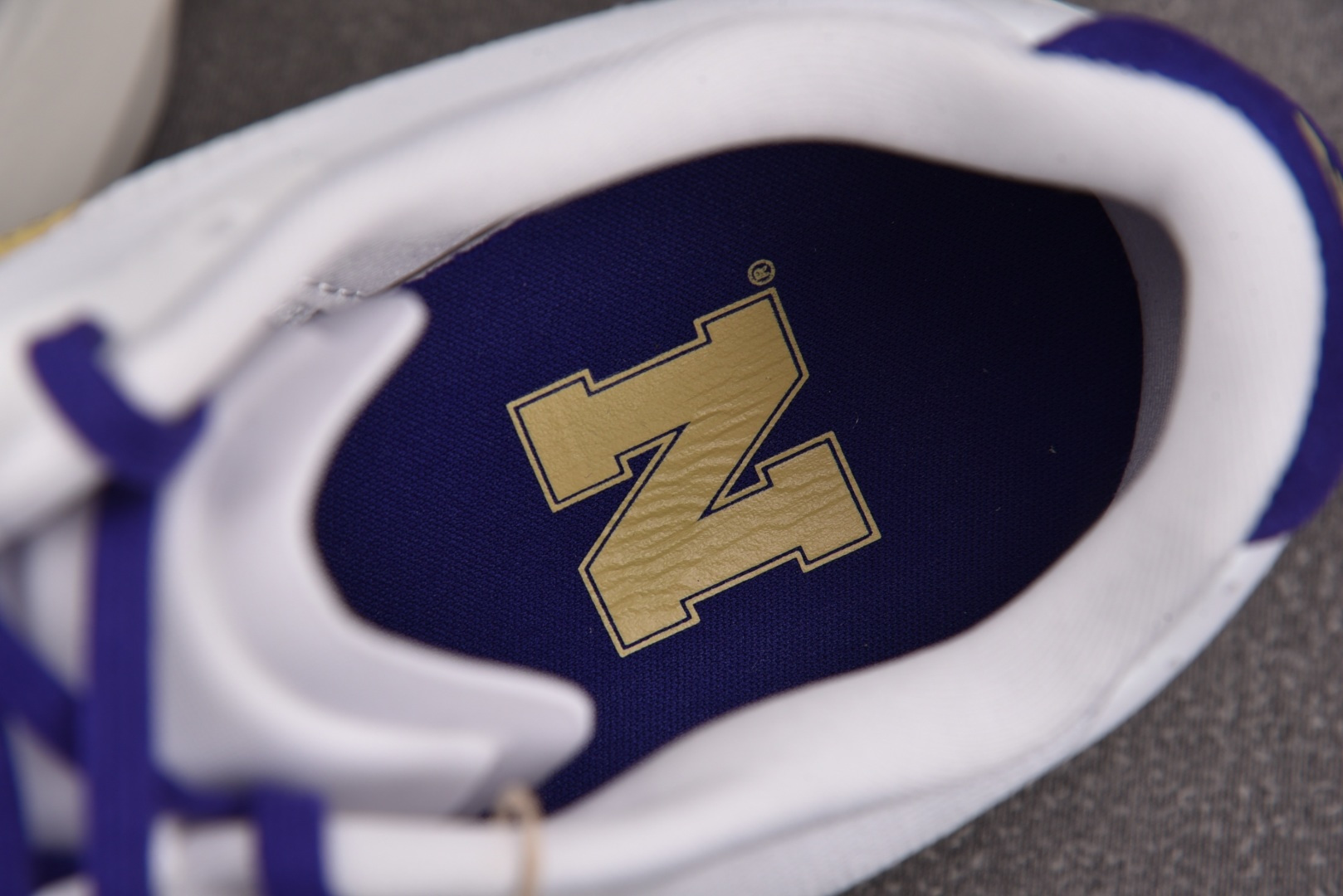 Ad Adizero Evo SL Nebraska 白紫 JQ4578 尺寸36 36⅔ 37⅓ 38