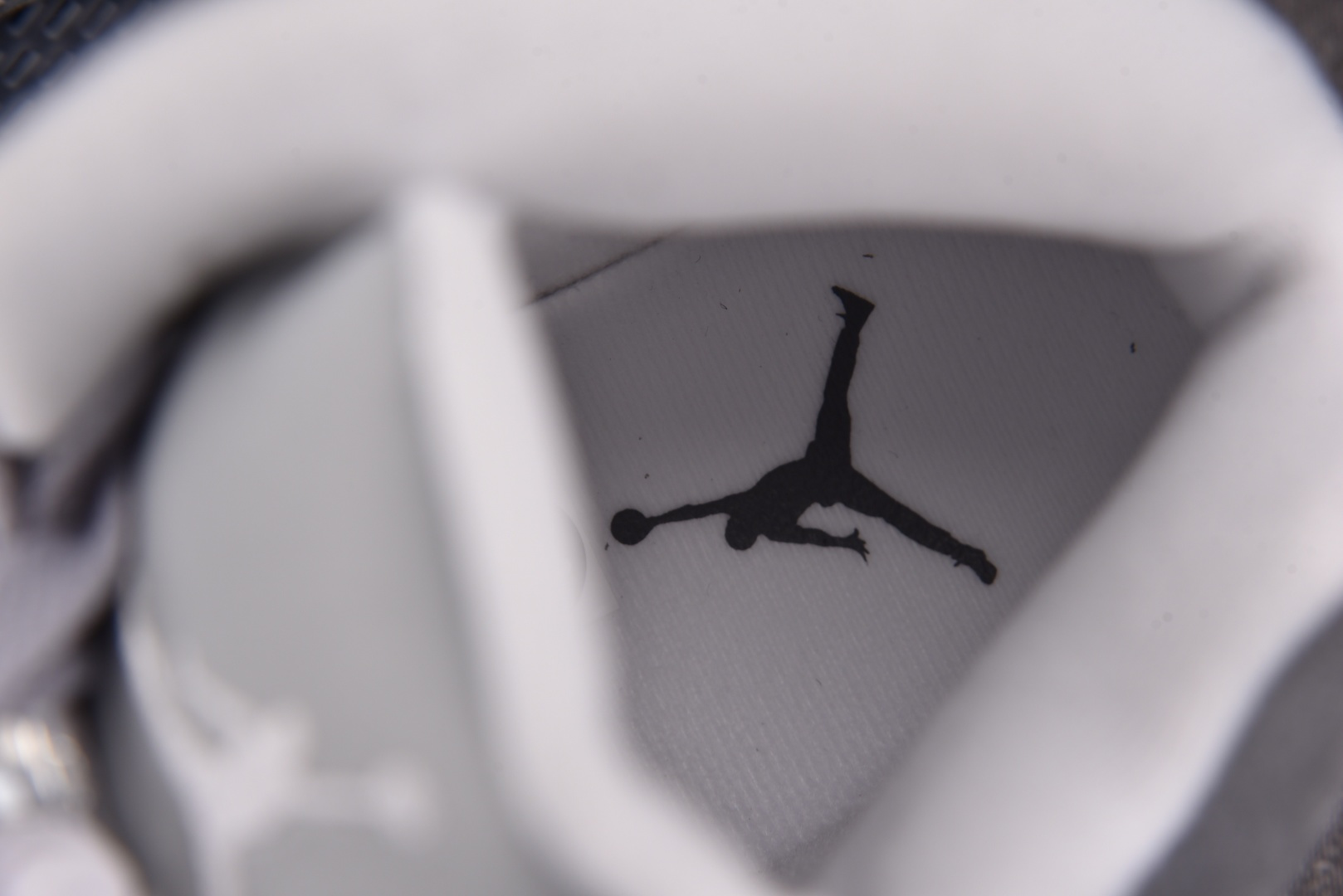 AJ5 尺码:40-47.5纯原-Air Jordan 5 Retro Wolf Grey 灰色 DD0
