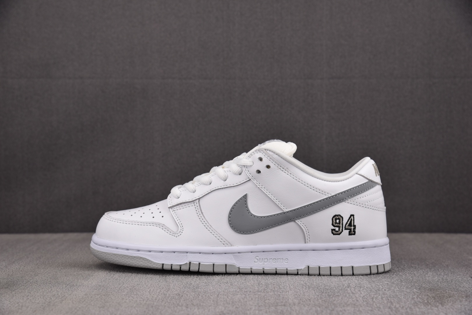 Dunk 尺码:40-47.5纯原出品-SB Dunk Low Supreme 94 White Met