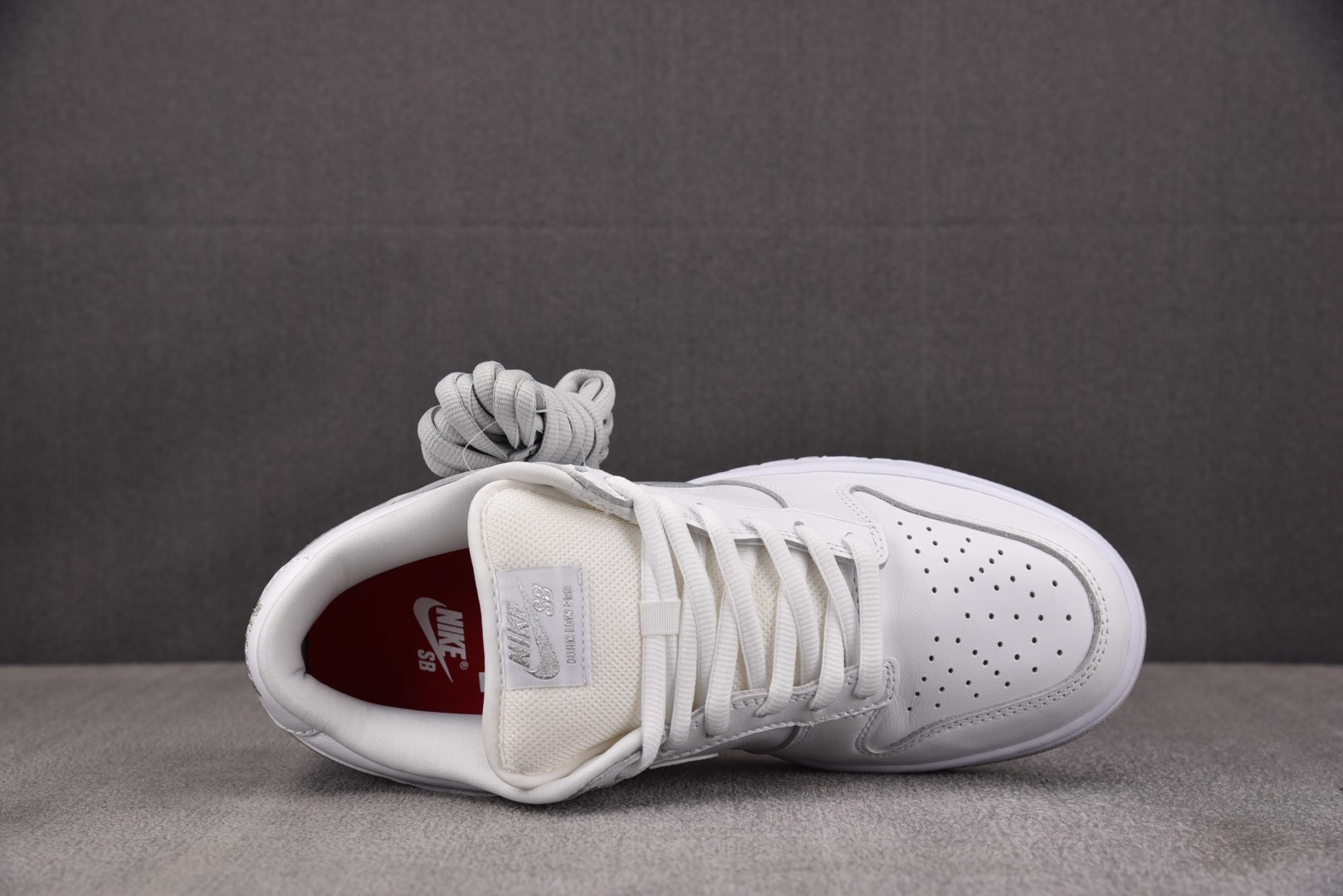 Dunk 尺码:40-47.5纯原出品-SB Dunk Low Supreme 94 White Met