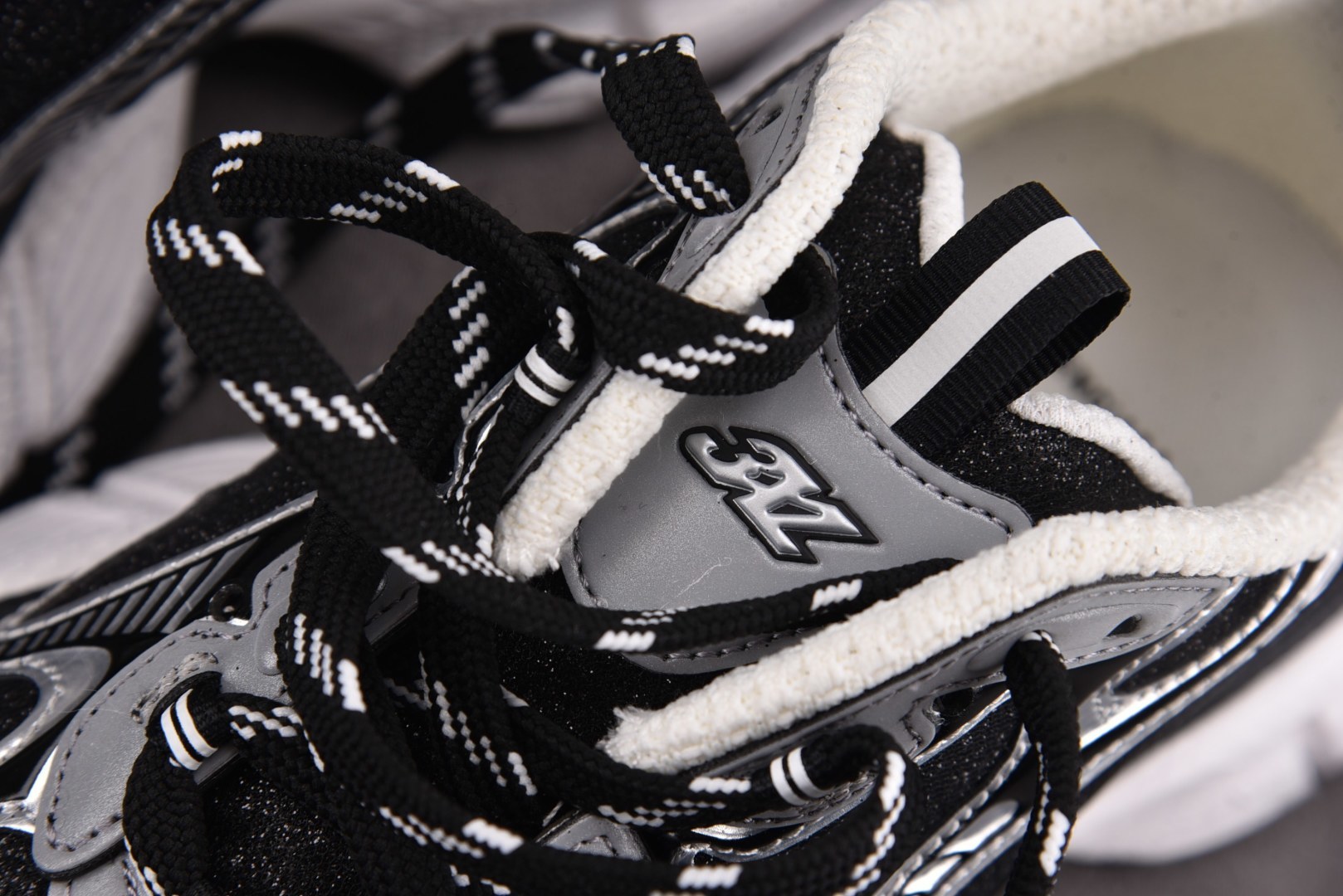 3XL巴黎 尺码:35-46 偏大一码纯原版出品-Balenciaga 3XL LUREX NW 白黑银