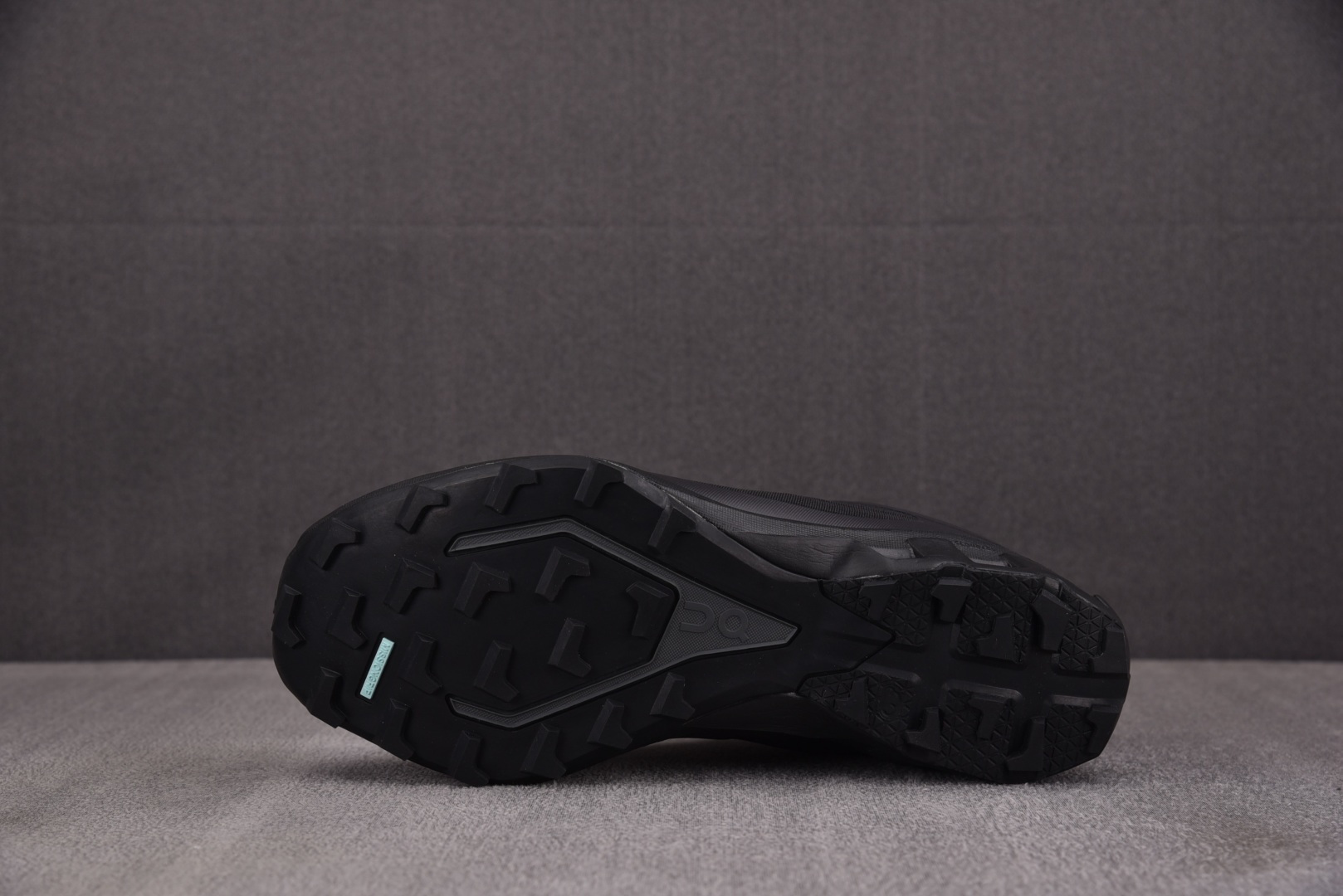 On昂跑 尺码:36-46纯原出品-PAF x On昂跑 Cloudventure 黑色 YZ039尺码