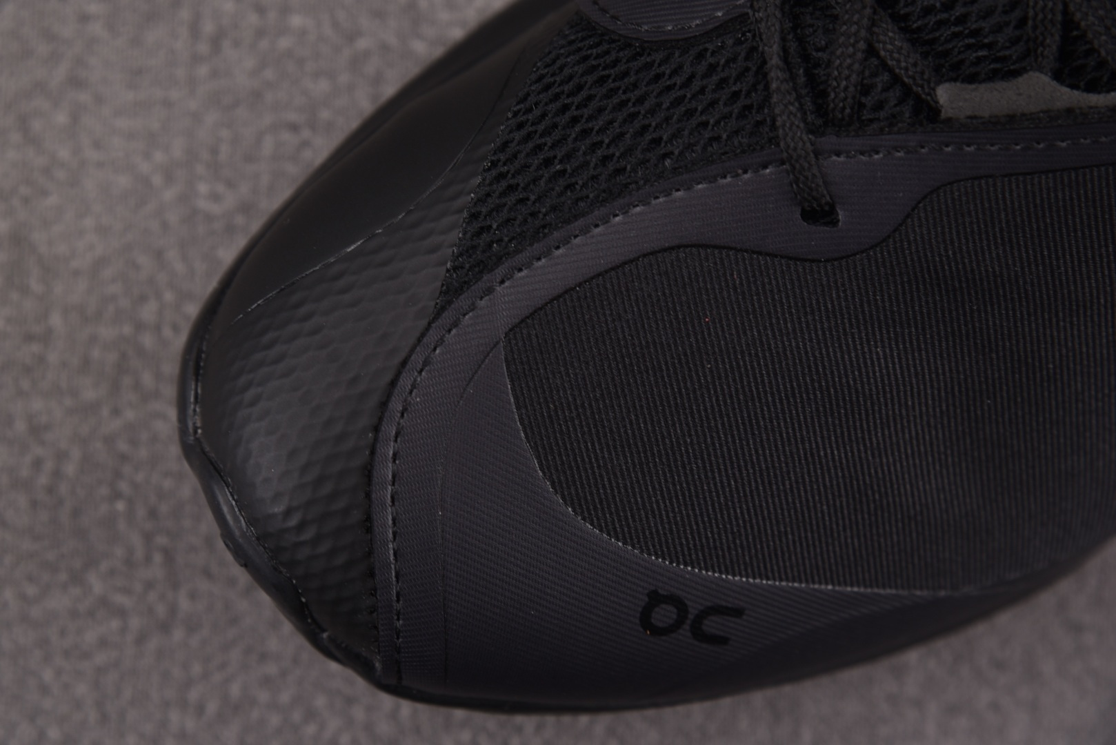 On昂跑 尺码:36-46纯原出品-PAF x On昂跑 Cloudventure 黑色 YZ039尺码