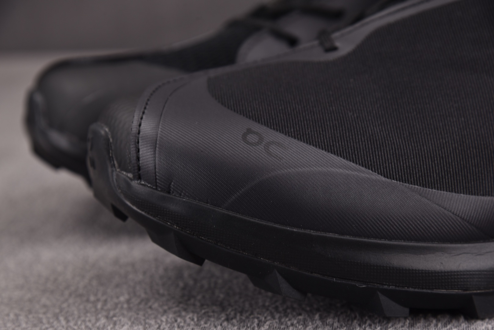 On昂跑 尺码:36-46纯原出品-PAF x On昂跑 Cloudventure 黑色 YZ039尺码