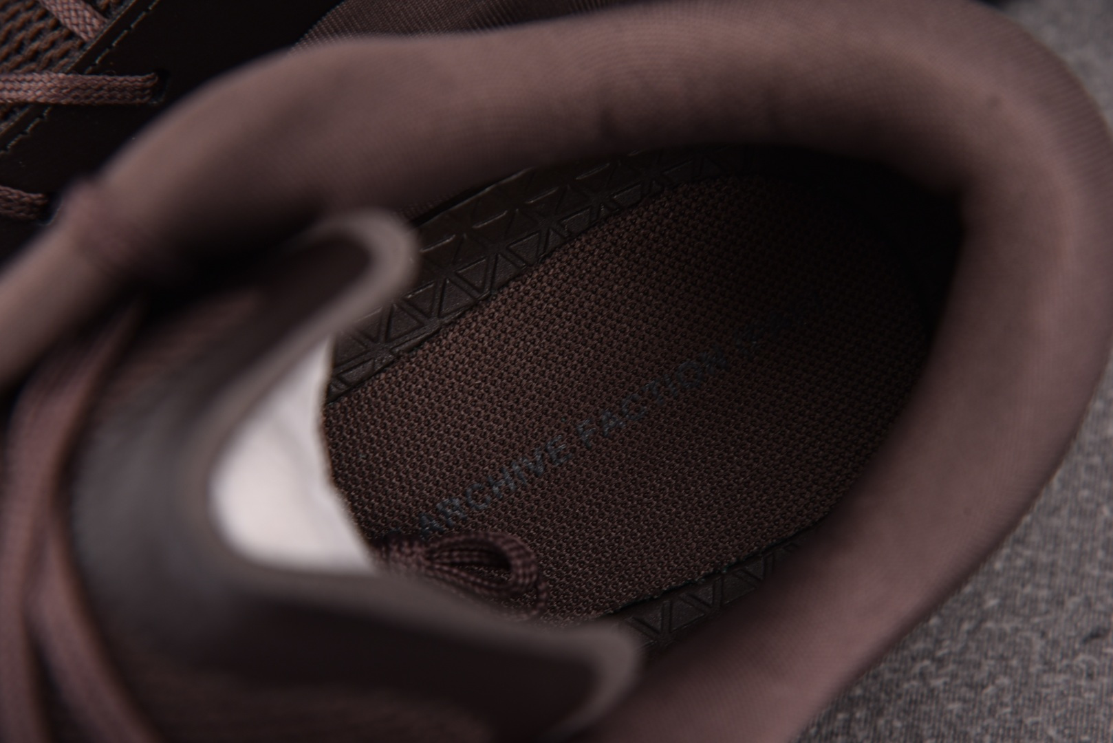 On昂跑 尺码:36-46纯原出品-PAF x On昂跑 Cloudventure 咖啡色 YZ039尺