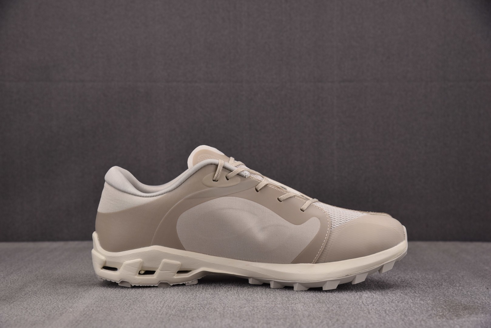 On昂跑 尺码:36-46纯原出品-PAF x On昂跑 Cloudventure 沙色 YZ039尺码