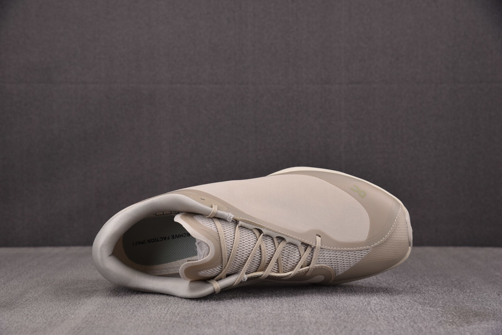 On昂跑 尺码:36-46纯原出品-PAF x On昂跑 Cloudventure 沙色 YZ039尺码