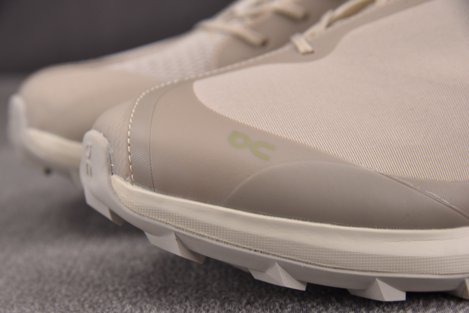 On昂跑 尺码:36-46纯原出品-PAF x On昂跑 Cloudventure 沙色 YZ039尺码