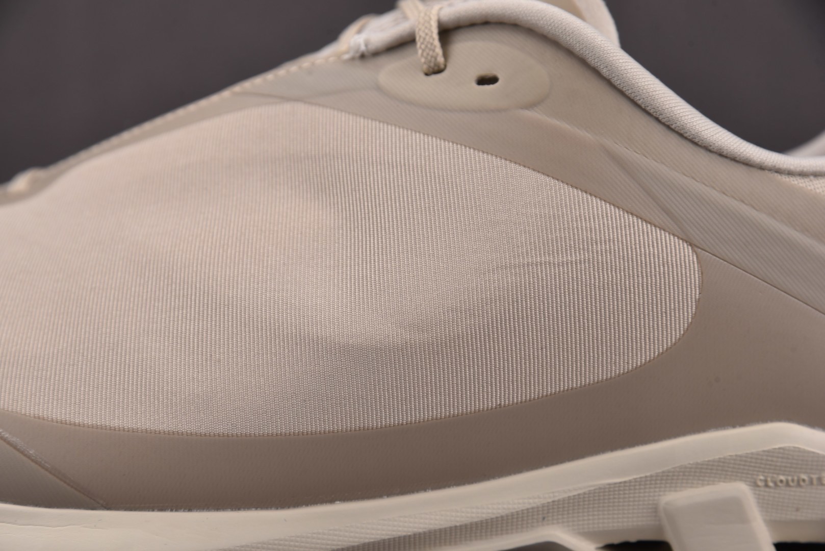 On昂跑 尺码:36-46纯原出品-PAF x On昂跑 Cloudventure 沙色 YZ039尺码