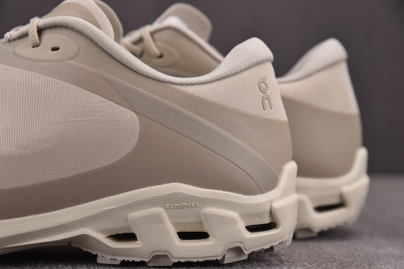 On昂跑 尺码:36-46纯原出品-PAF x On昂跑 Cloudventure 沙色 YZ039尺码