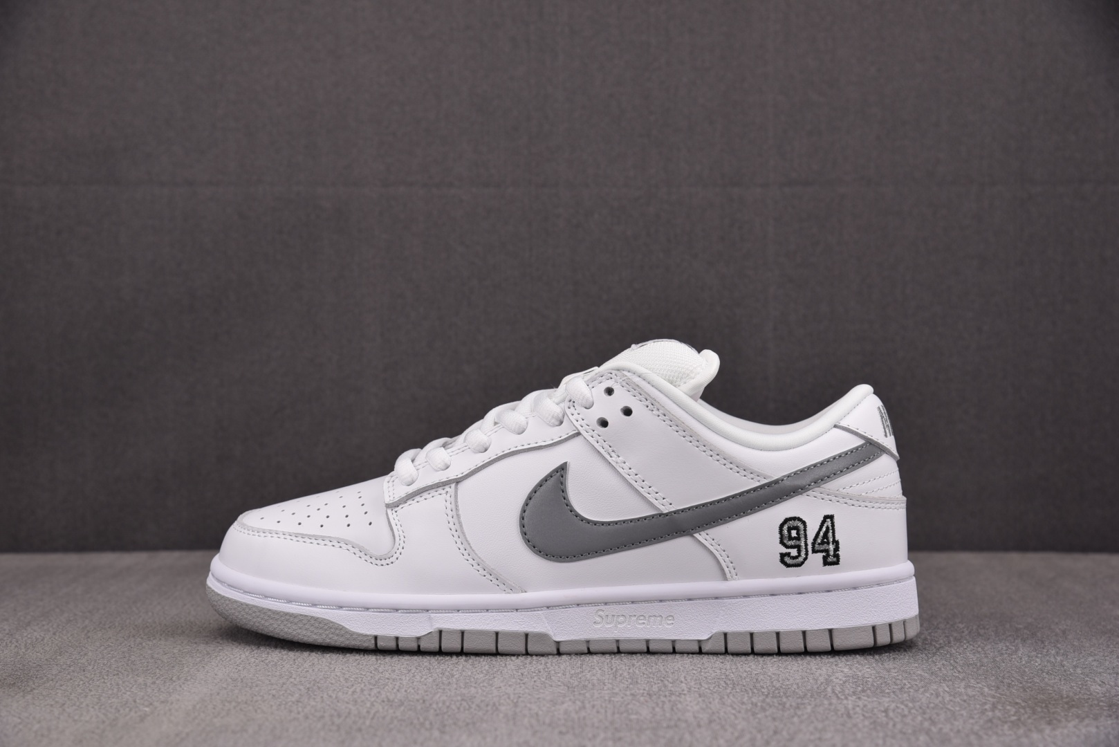 Dunk 尺码:36-47.5纯原出品-SB Dunk Low Supreme 94 White Met