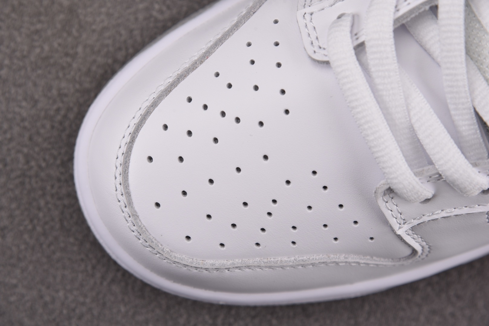 Dunk 尺码:36-47.5纯原出品-SB Dunk Low Supreme 94 White Met