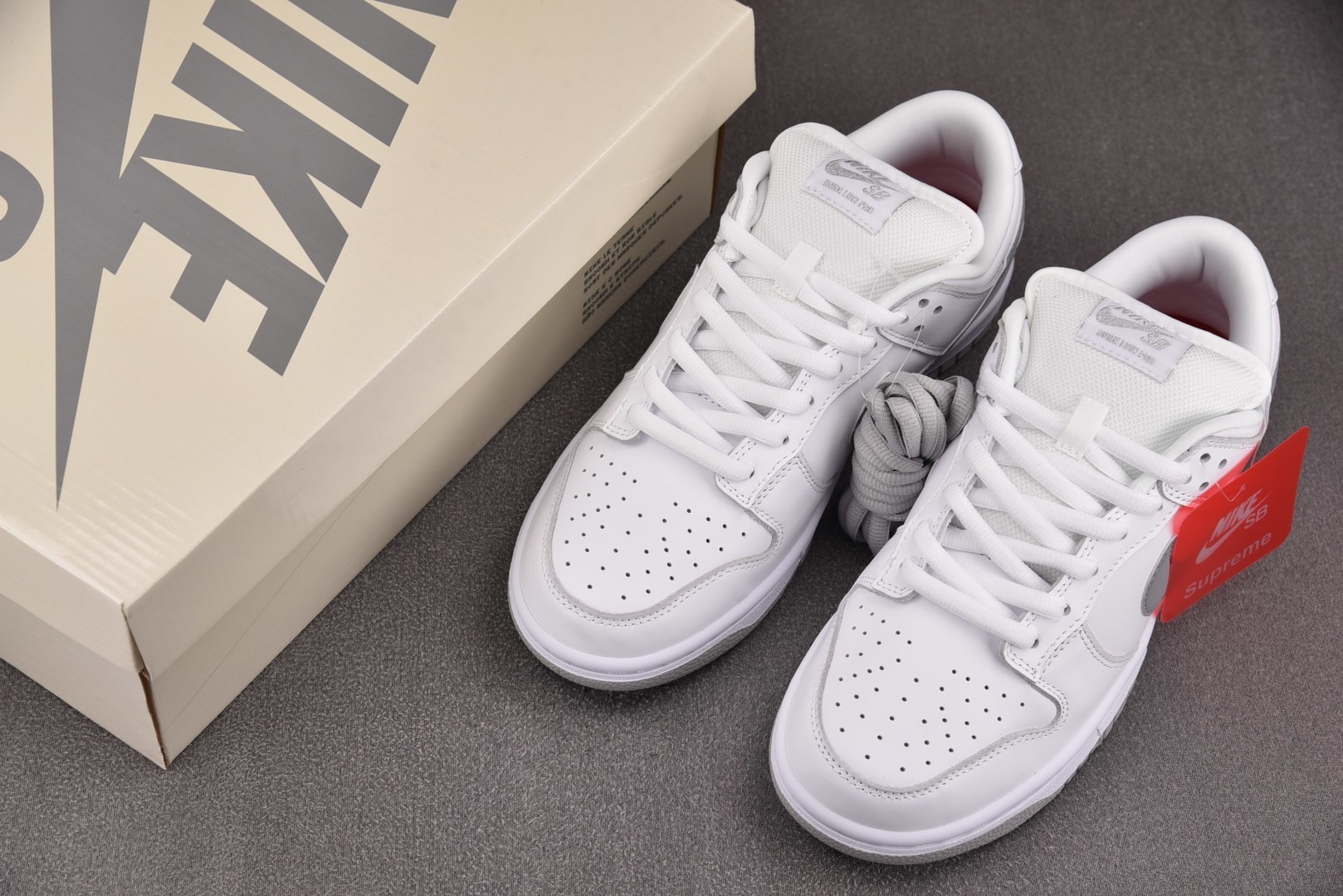 Dunk 尺码:36-47.5纯原出品-SB Dunk Low Supreme 94 White Met