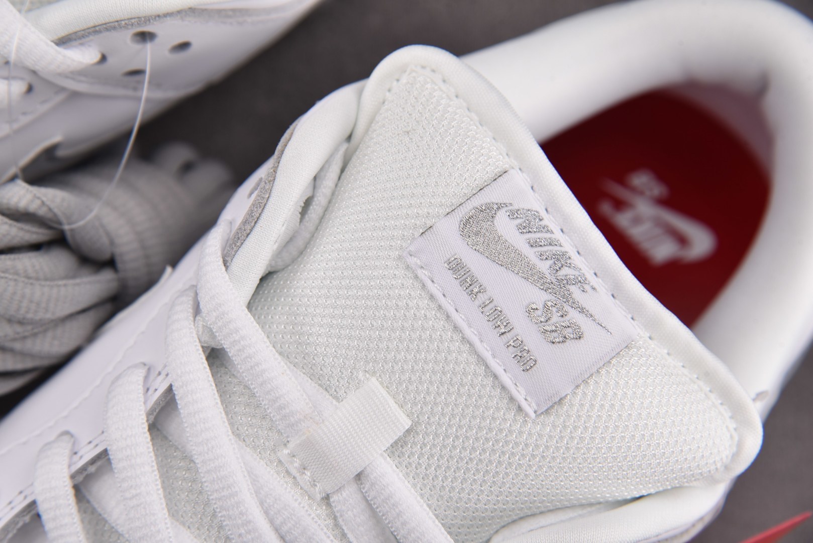 Dunk 尺码:36-47.5纯原出品-SB Dunk Low Supreme 94 White Met