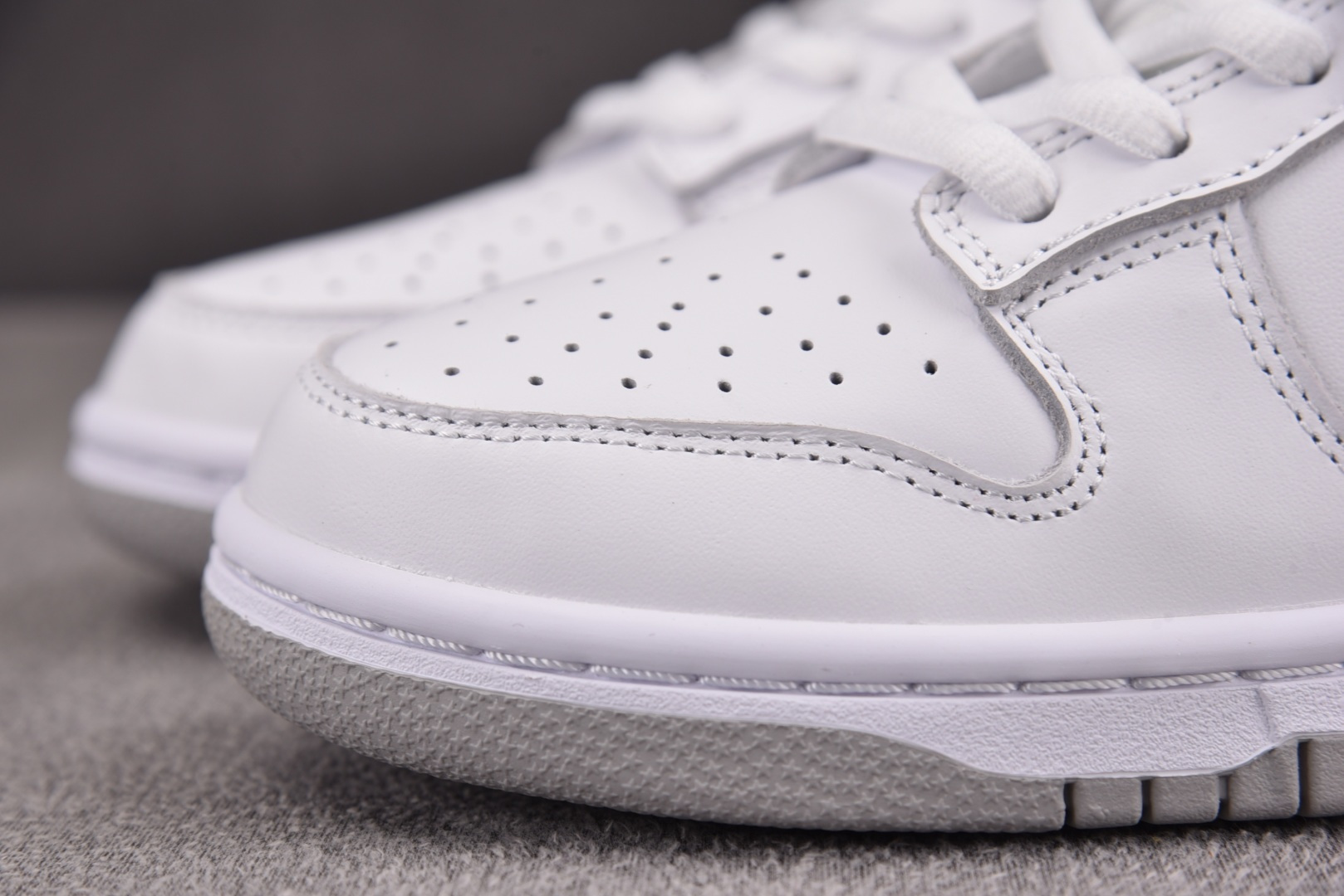 Dunk 尺码:36-47.5纯原出品-SB Dunk Low Supreme 94 White Met