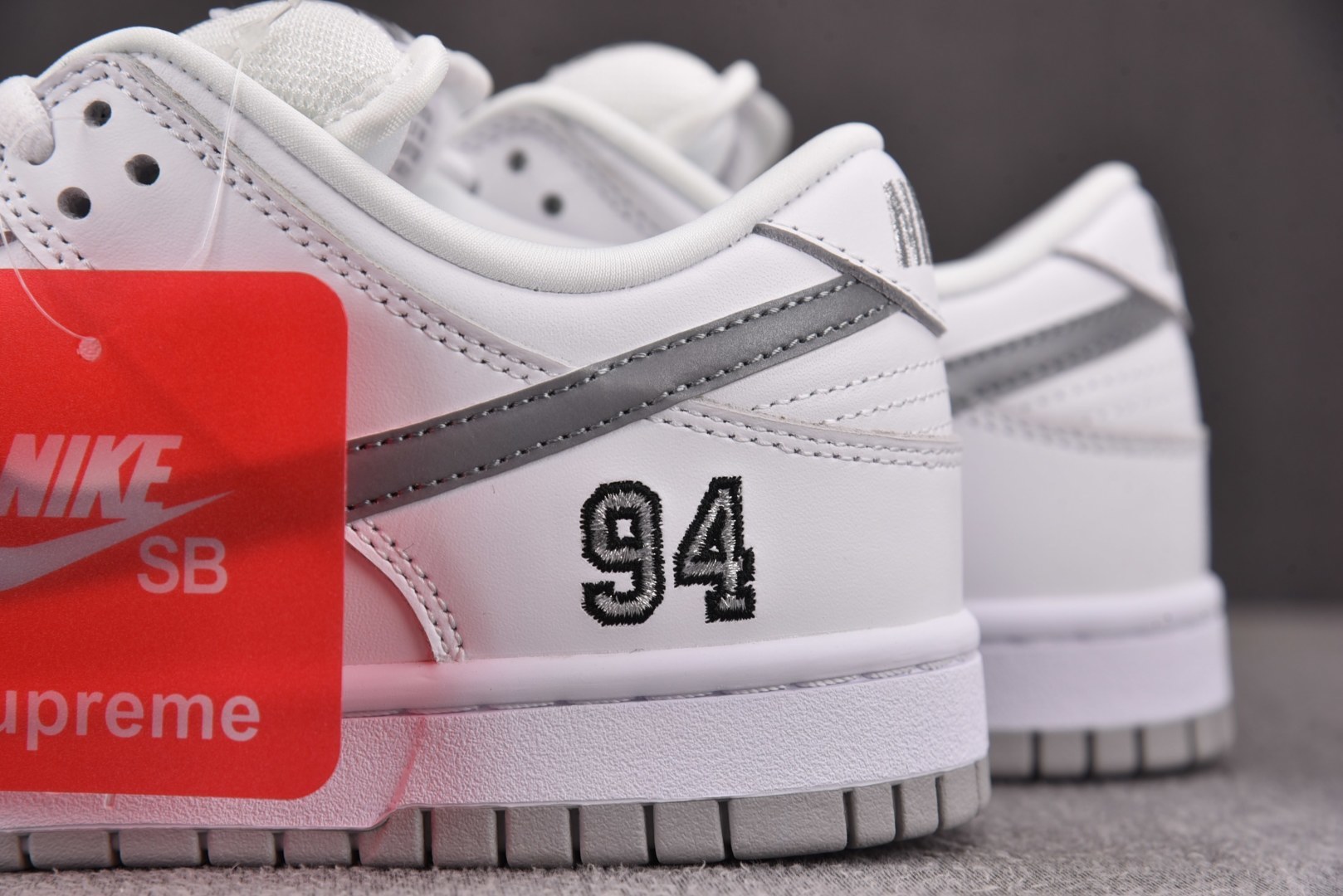 Dunk 尺码:36-47.5纯原出品-SB Dunk Low Supreme 94 White Met