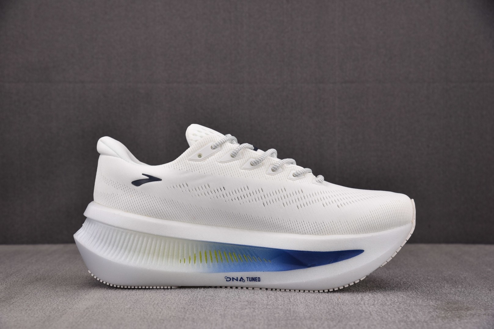 Brooks 尺码:36-45纯原出品-Brooks 布鲁克斯 Glycerin Max 白黑 YZ03