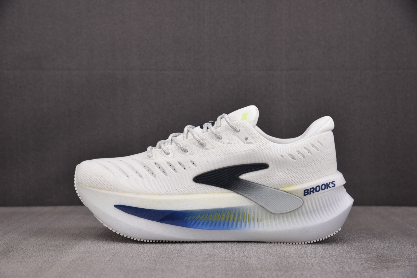 Brooks 尺码:36-45纯原出品-Brooks 布鲁克斯 Glycerin Max 白黑 YZ03