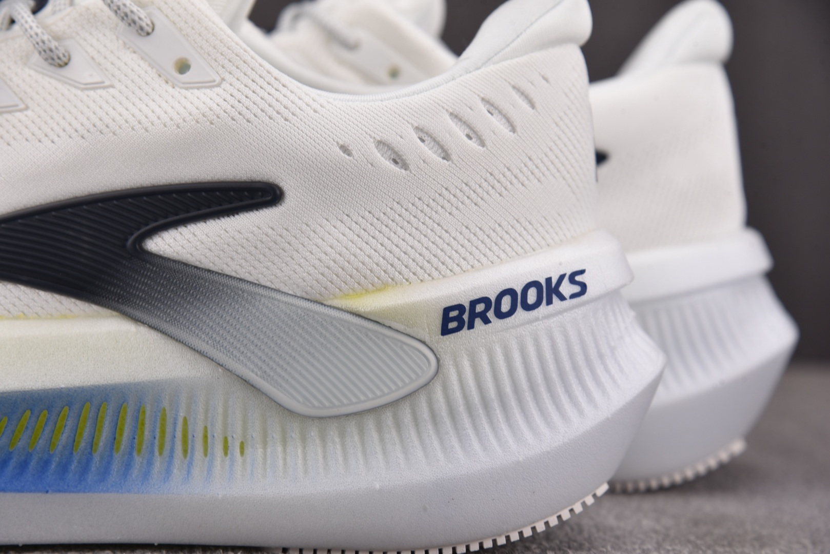 Brooks 尺码:36-45纯原出品-Brooks 布鲁克斯 Glycerin Max 白黑 YZ03