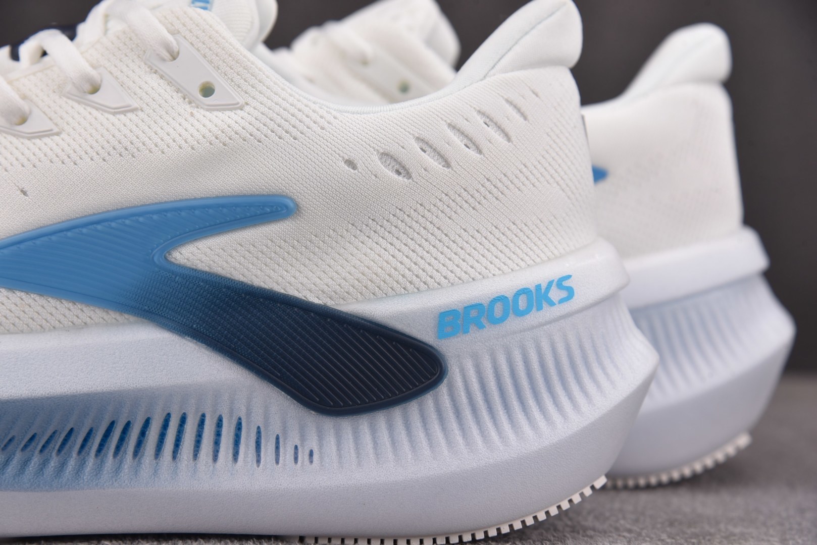 Brooks 尺码:36-45纯原出品-Brooks 布鲁克斯 Glycerin Max 白蓝 YZ03