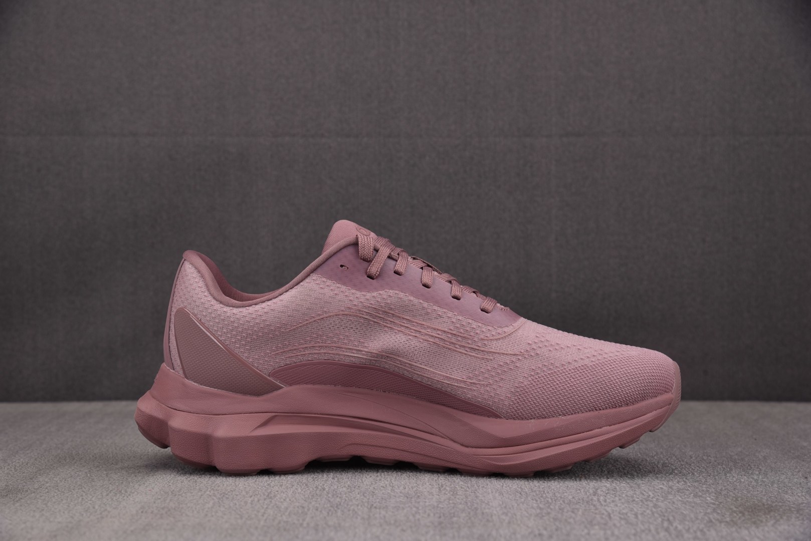 Alo 尺码36-45纯原版出品-Alo Runner 舒适百搭透气减震 低帮跑步鞋 男女同款 粉色YZ