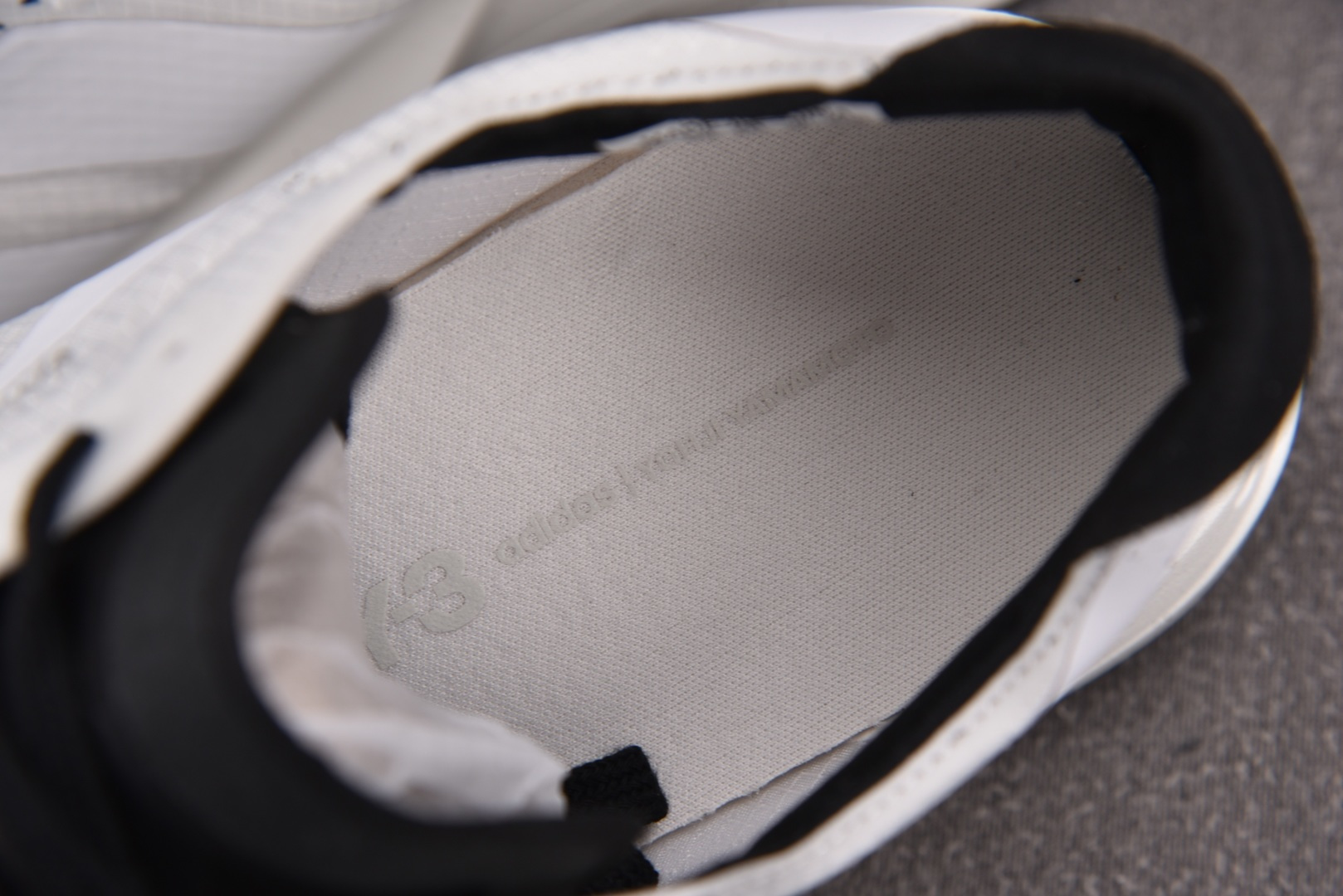 Adios 尺码:36-45纯原出品-AD Y3 Adios Pro 4 白黑 JR6658 YZ039