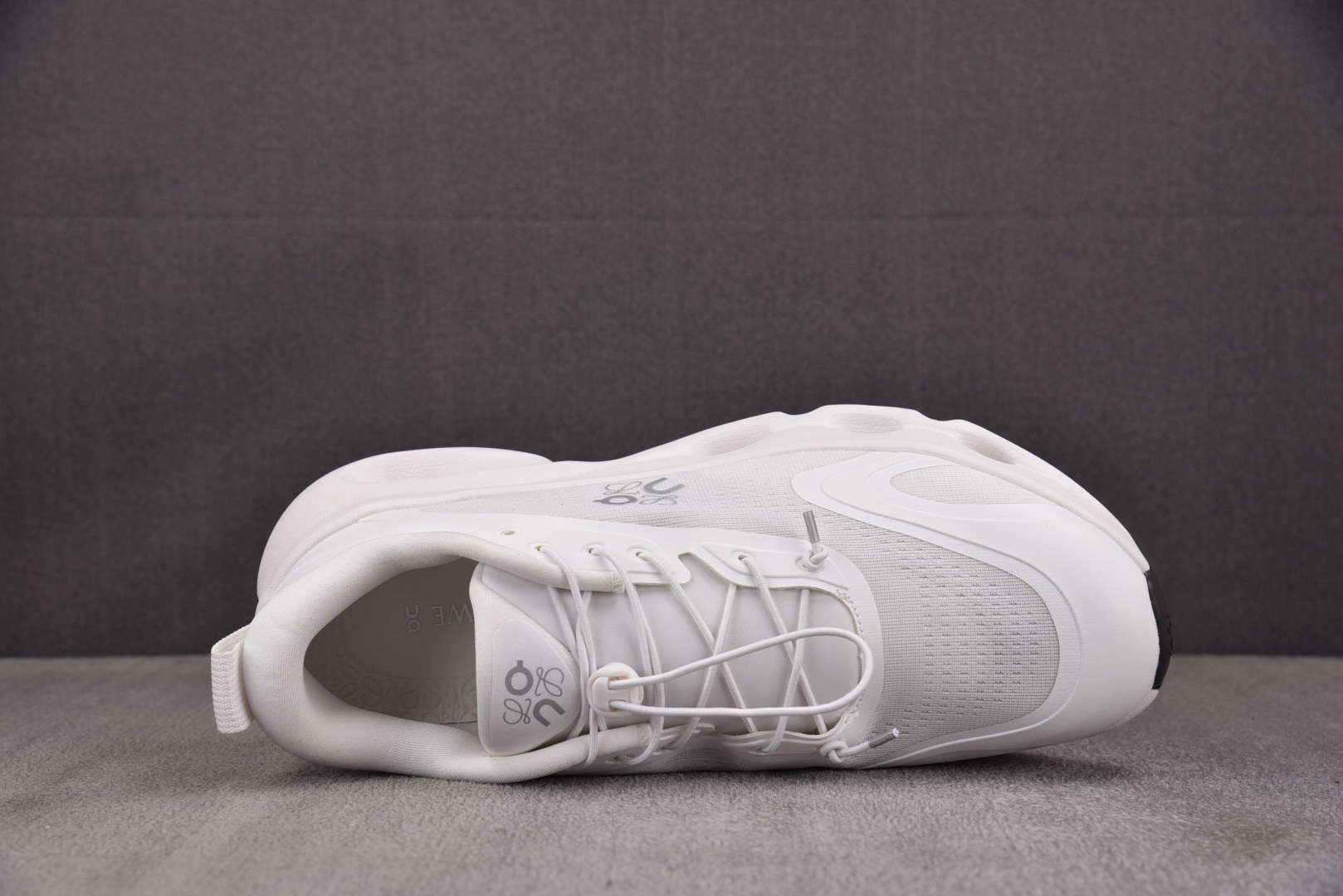 昂跑 尺码:36-45纯原出品-LOEWE x On Cloudtilt 昂跑 白色 YZ039尺码：3