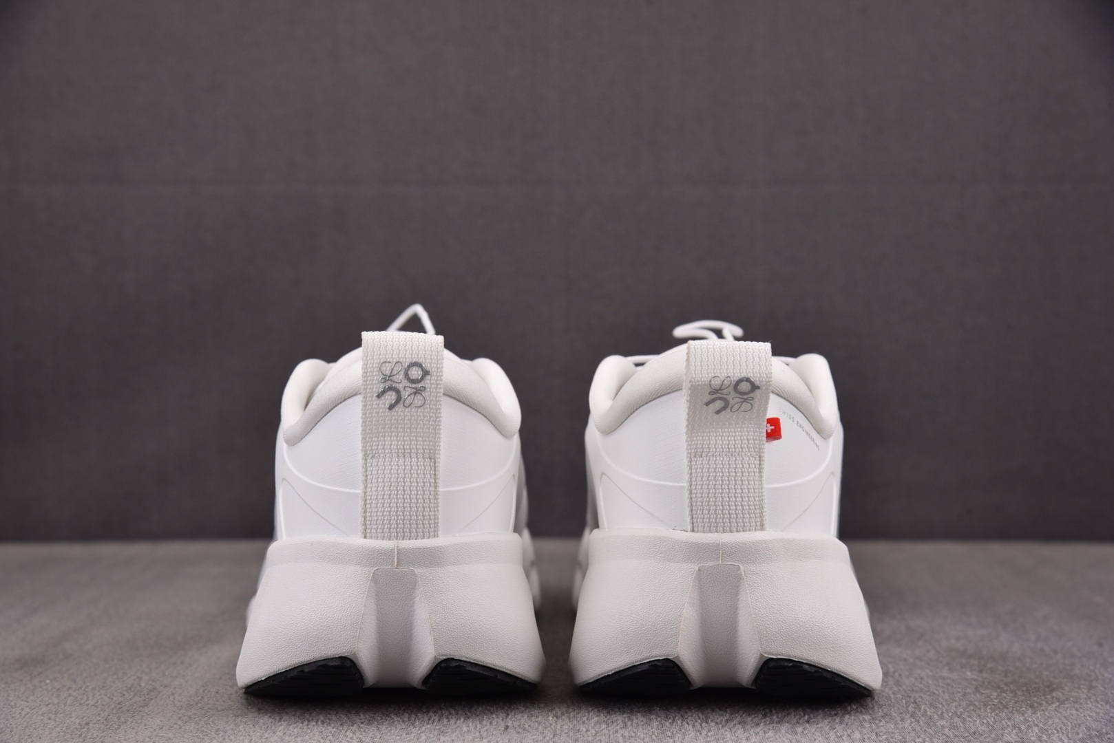 昂跑 尺码:36-45纯原出品-LOEWE x On Cloudtilt 昂跑 白色 YZ039尺码：3