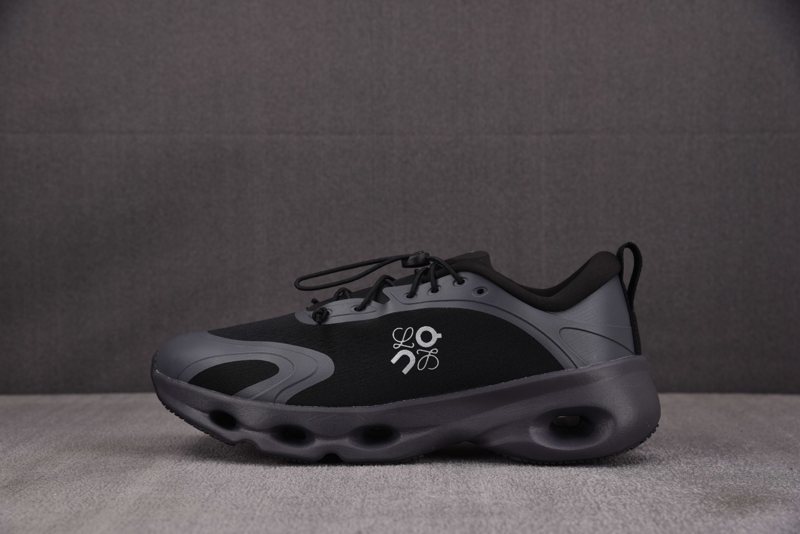 昂跑 尺码:36-45纯原出品-LOEWE x On Cloudtilt 昂跑 黑灰 YZ039尺码：3