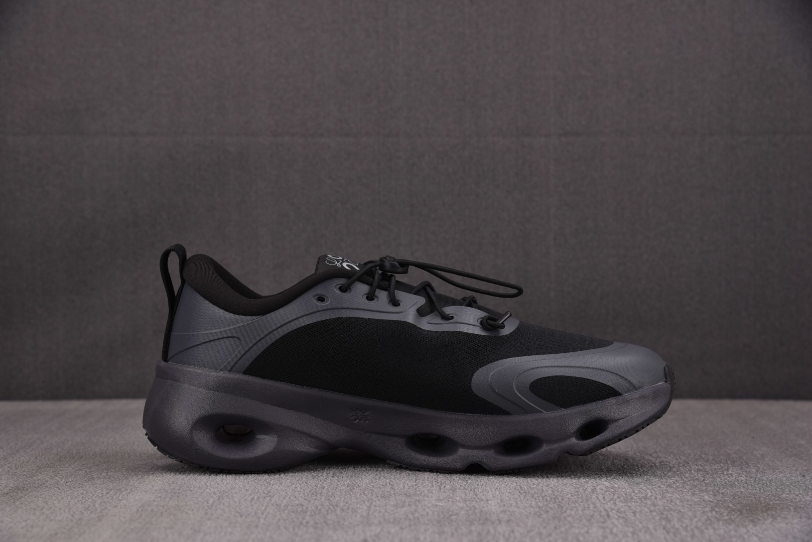 昂跑 尺码:36-45纯原出品-LOEWE x On Cloudtilt 昂跑 黑灰 YZ039尺码：3