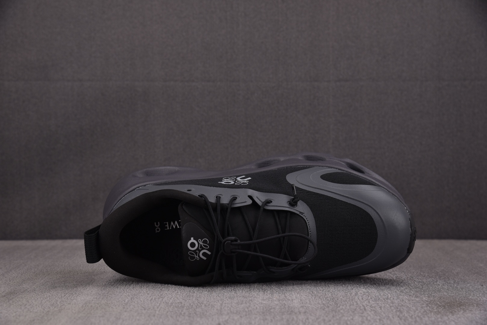 昂跑 尺码:36-45纯原出品-LOEWE x On Cloudtilt 昂跑 黑灰 YZ039尺码：3