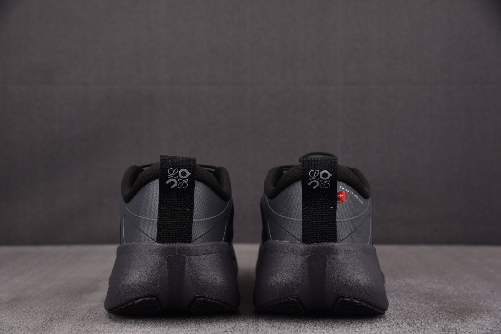 昂跑 尺码:36-45纯原出品-LOEWE x On Cloudtilt 昂跑 黑灰 YZ039尺码：3