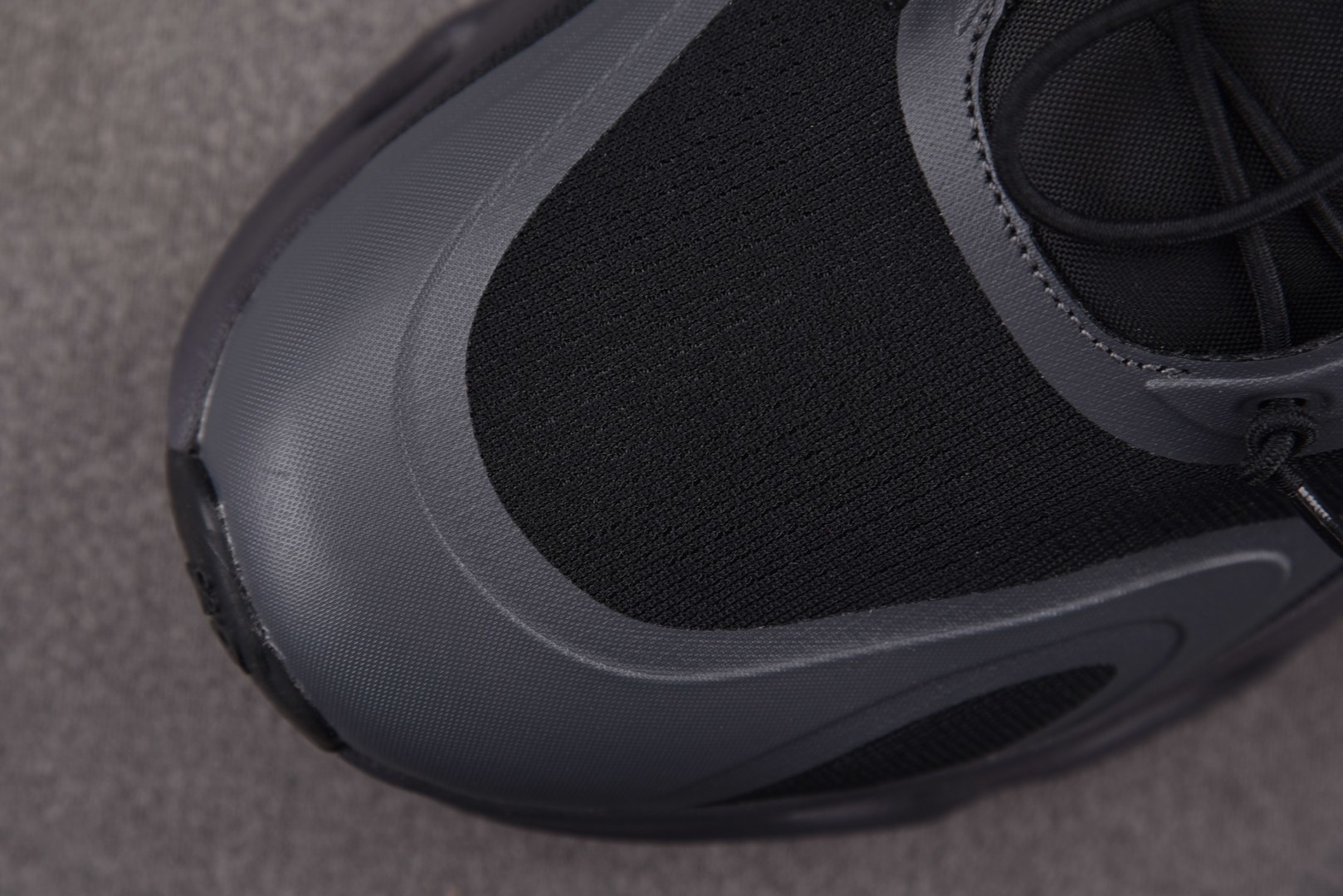 昂跑 尺码:36-45纯原出品-LOEWE x On Cloudtilt 昂跑 黑灰 YZ039尺码：3