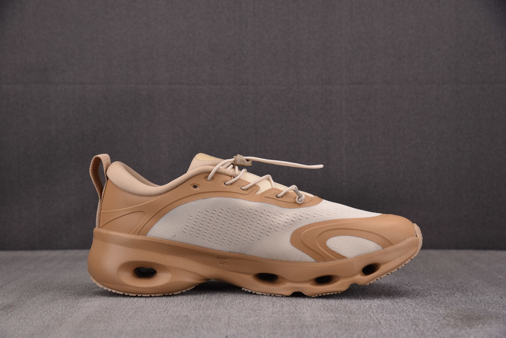 昂跑 尺码:36-45纯原出品-LOEWE x On Cloudtilt 昂跑 棕灰 YZ039尺码：3