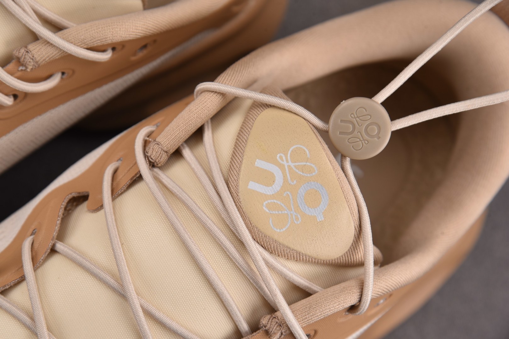 昂跑 尺码:36-45纯原出品-LOEWE x On Cloudtilt 昂跑 棕灰 YZ039尺码：3