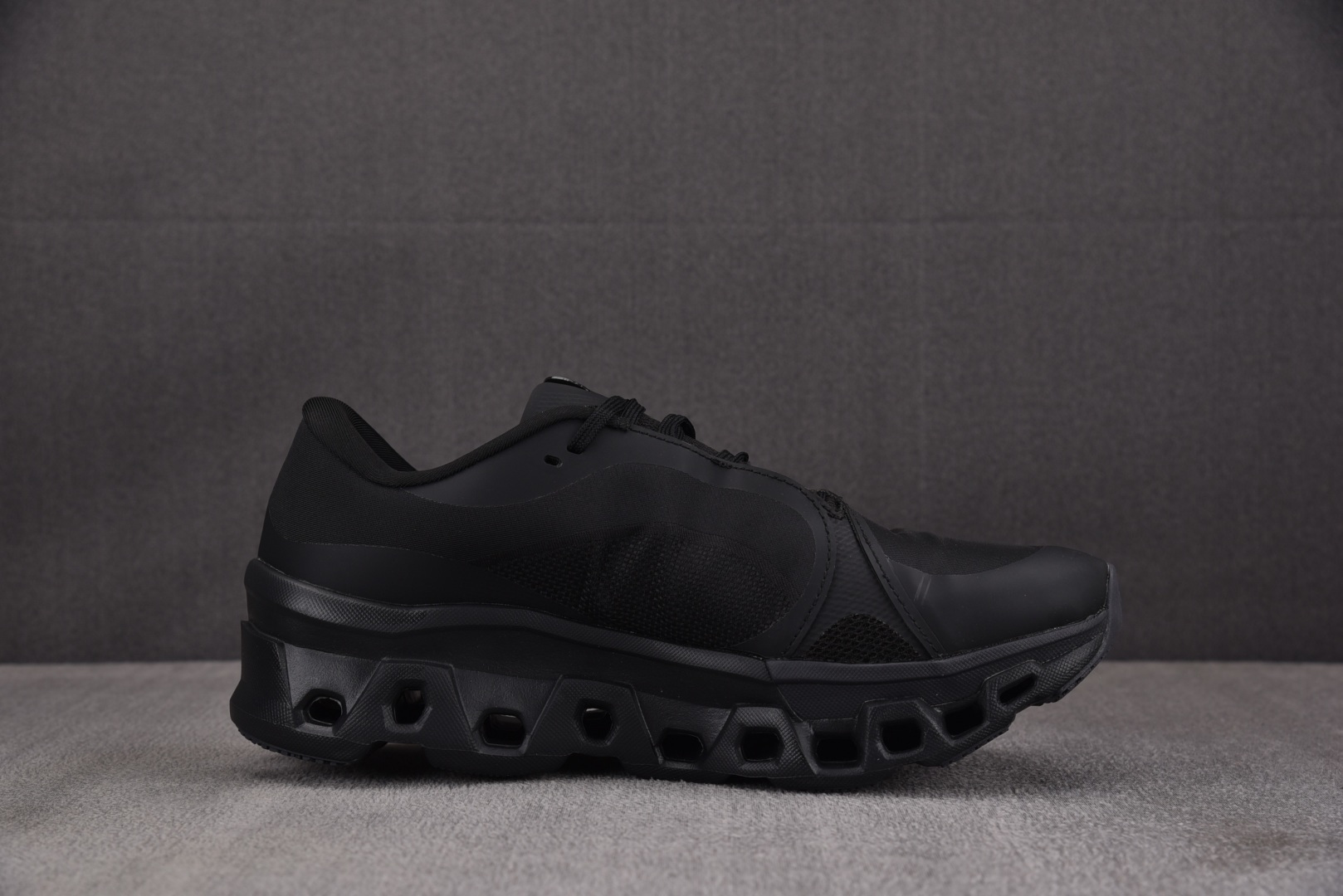 昂跑 尺码:36-45纯原出品-On Running Cloudmonster 2 PAF 黑色 YZ0