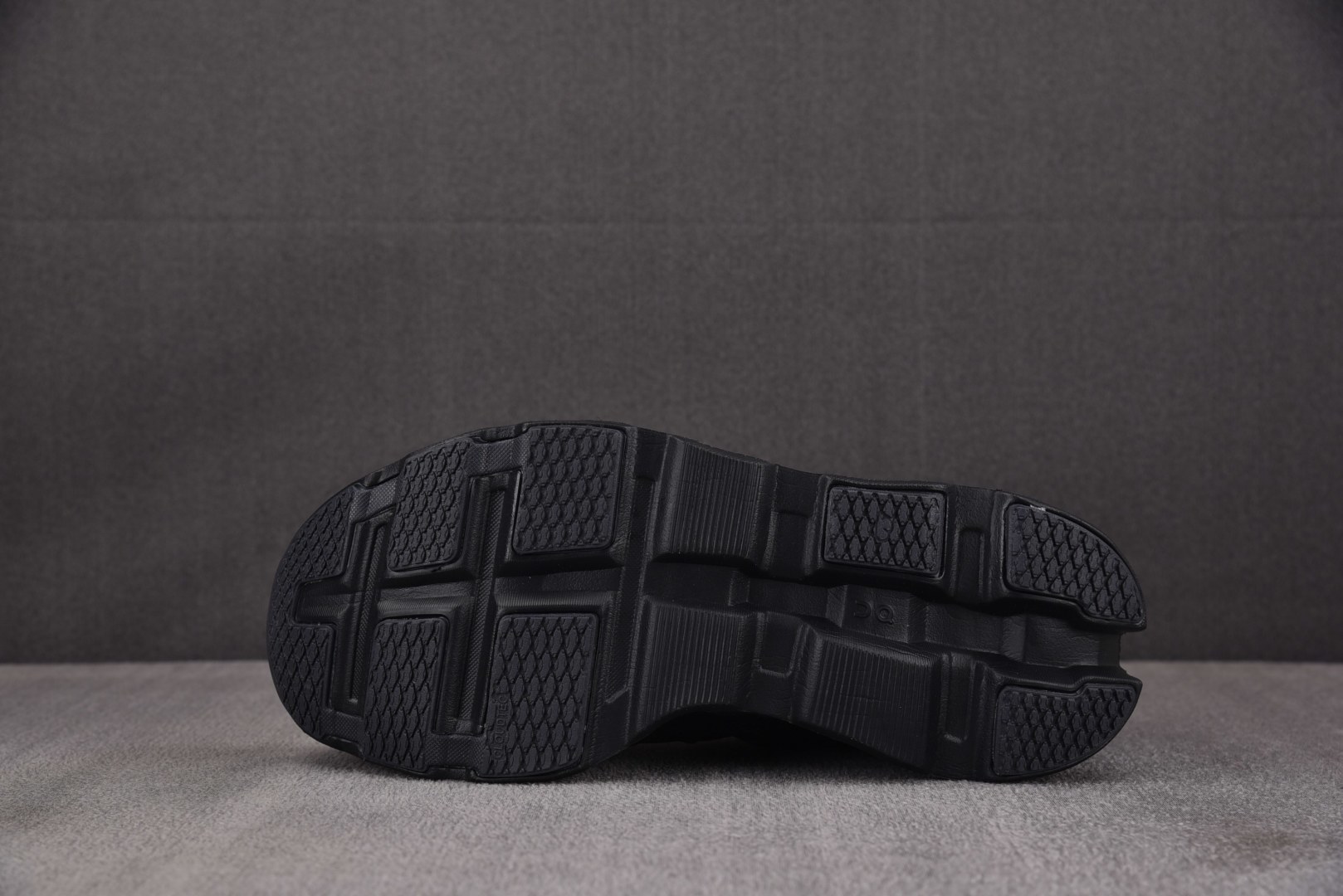 昂跑 尺码:36-45纯原出品-On Running Cloudmonster 2 PAF 黑色 YZ0