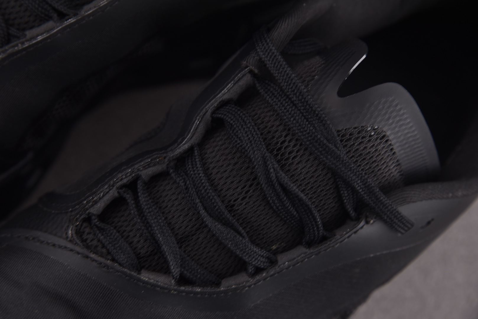 昂跑 尺码:36-45纯原出品-On Running Cloudmonster 2 PAF 黑色 YZ0