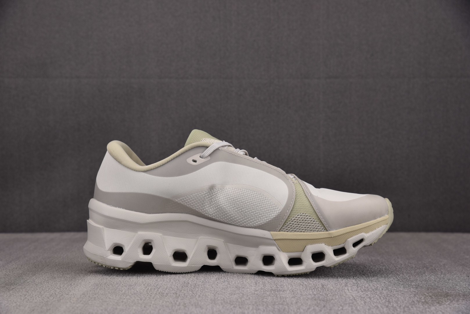 昂跑 尺码:36-45纯原出品-On Running Cloudmonster 2 PAF 灰色 YZ0