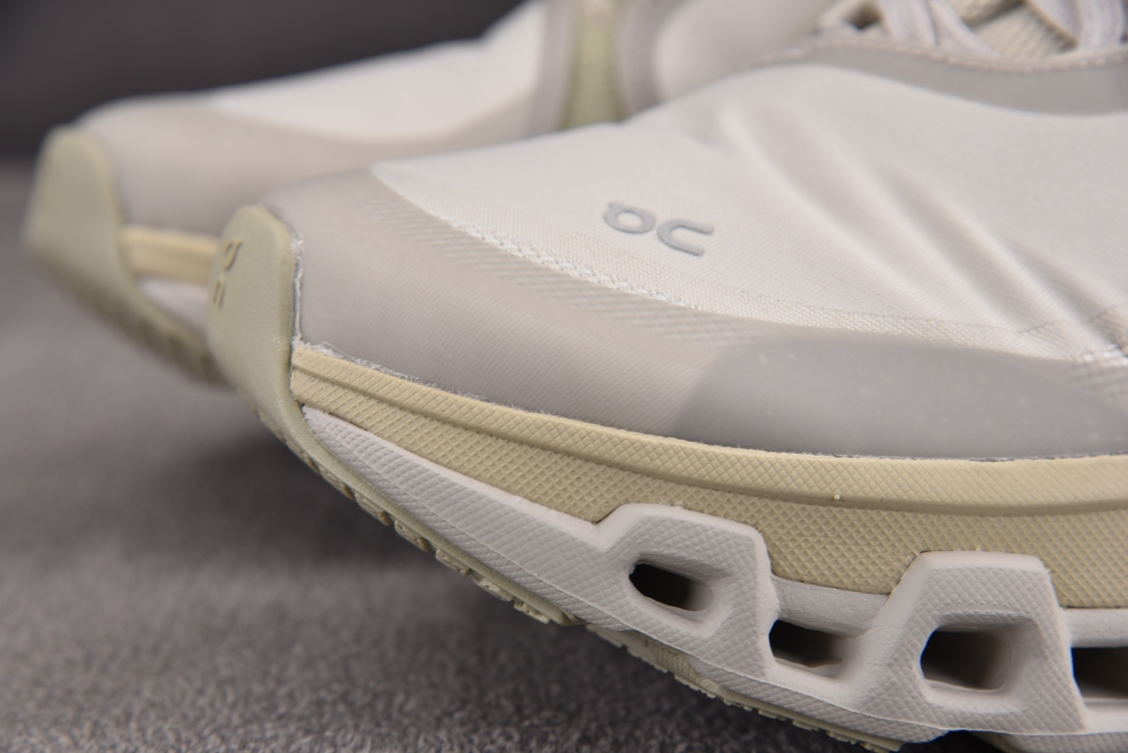 昂跑 尺码:36-45纯原出品-On Running Cloudmonster 2 PAF 灰色 YZ0