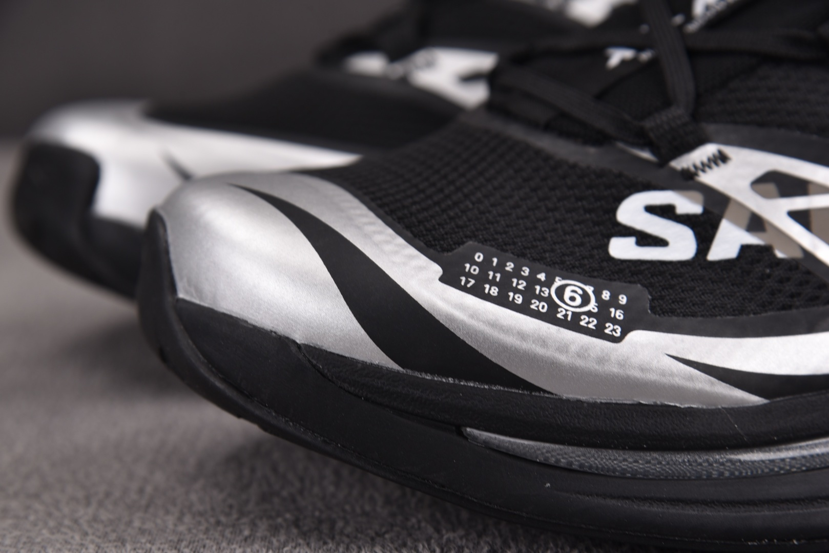 Salomon 尺码:36-45纯原版出品-MM6 Salomon XT-6 黑银 29 YZ024尺寸