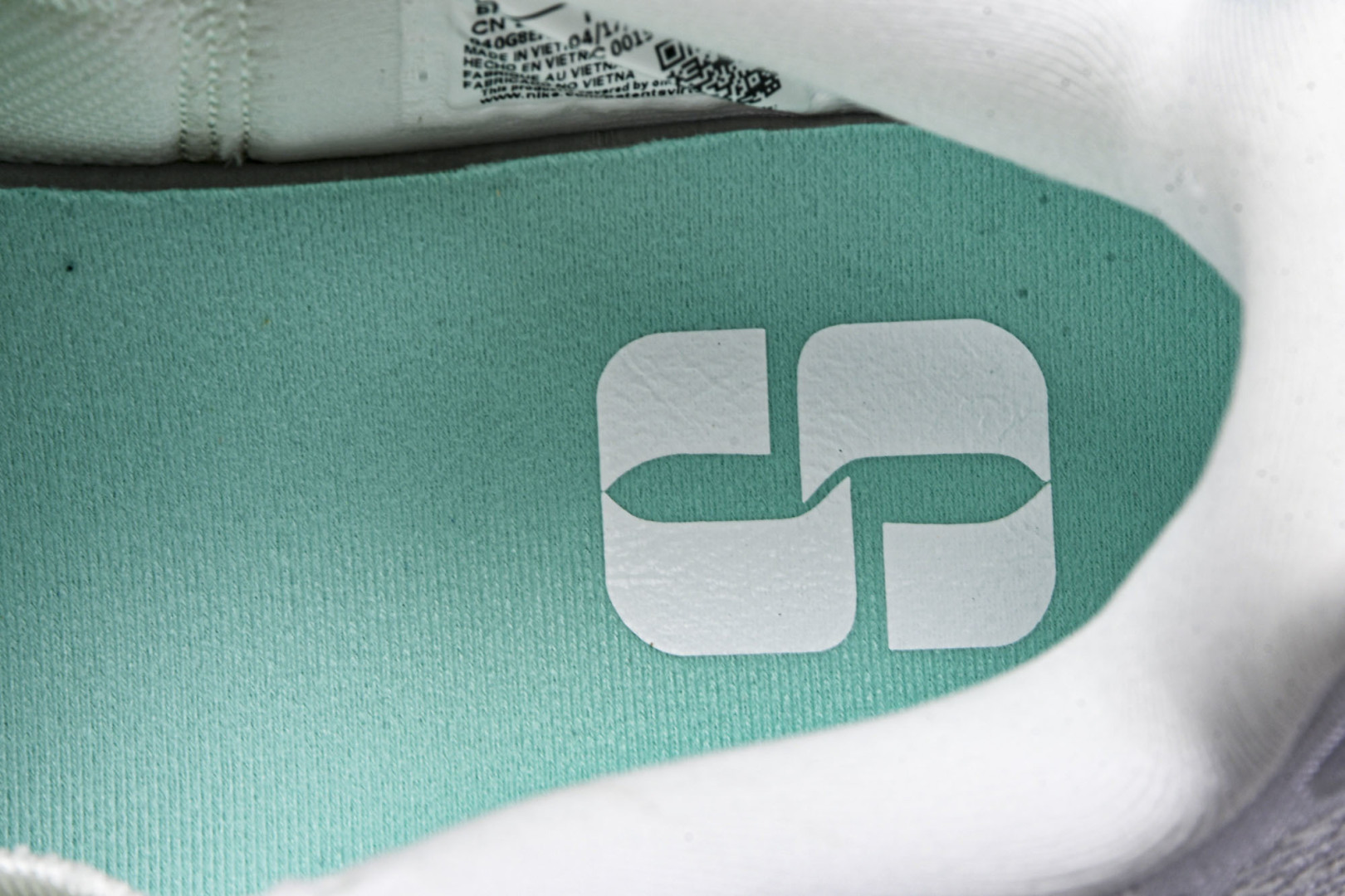 Nike Sabrina 2 “White Noise”舒适百搭 防滑耐磨 低帮 篮球鞋 男款 白色 F