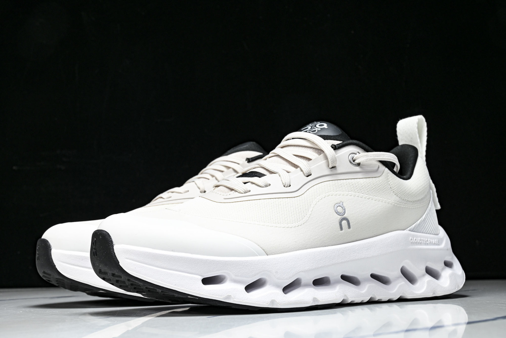 ON昂跑 尺码:36-46纯原出品-LOEWE x ON Cloudtilt 2.0 Running罗意