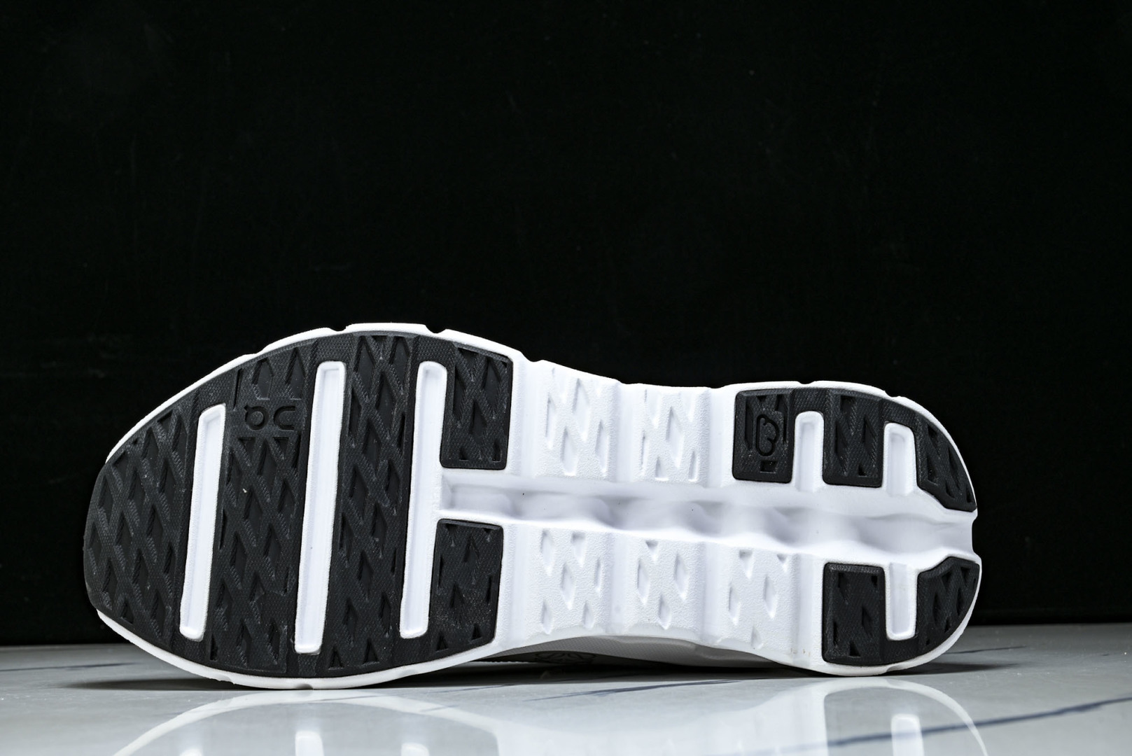 ON昂跑 尺码:36-46纯原出品-LOEWE x ON Cloudtilt 2.0 Running罗意