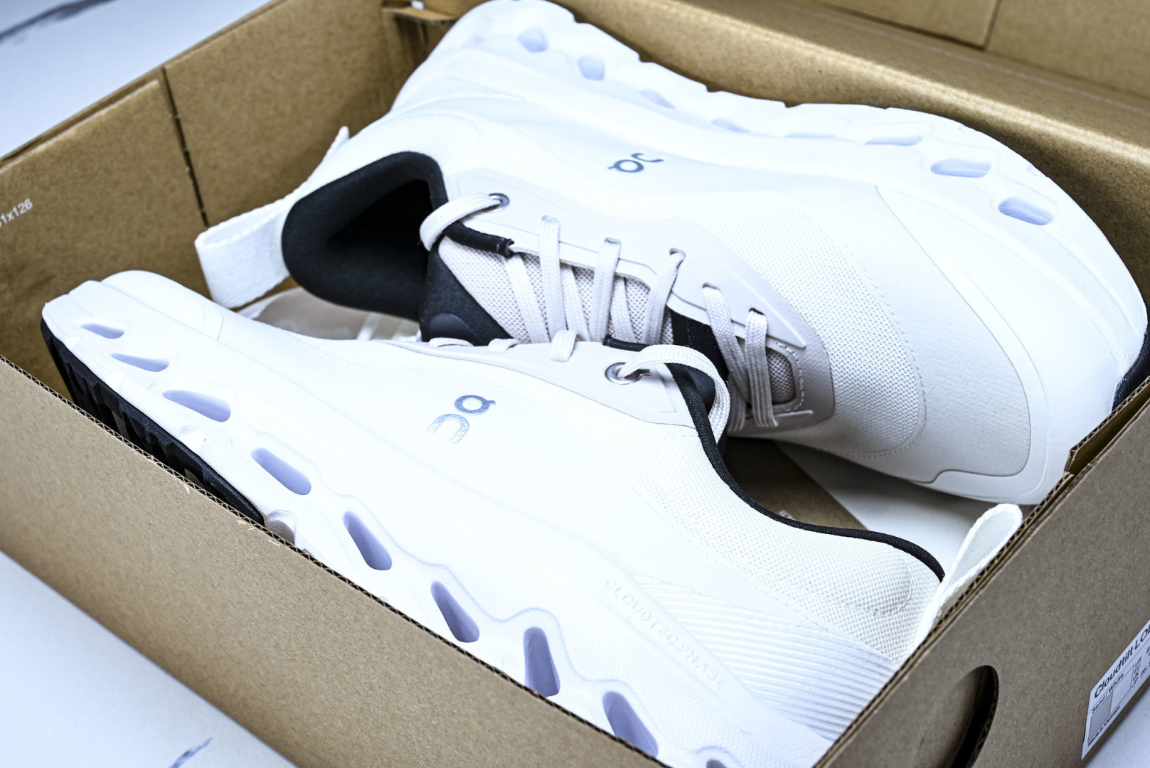 ON昂跑 尺码:36-46纯原出品-LOEWE x ON Cloudtilt 2.0 Running罗意